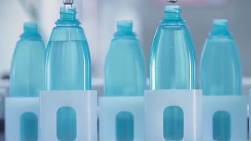 全自动桶装水灌装装备：提升生产效率、包管卫生清静的最佳选择